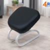 Tabouret ergonomique à genoux 4Maisly avec coussin noir et structure en métal blanc – siège posture dos droit pour bureau et maison Ce tabouret ergonomique 4Maisly favorise une posture droite naturelle grâce à son coussin rembourré noir haute densité et sa structure en métal blanc robuste. Idéal pour le bureau, le télétravail ou l’espace maison, il aide à soulager les tensions dorsales et améliore le confort d’assise au quotidien.